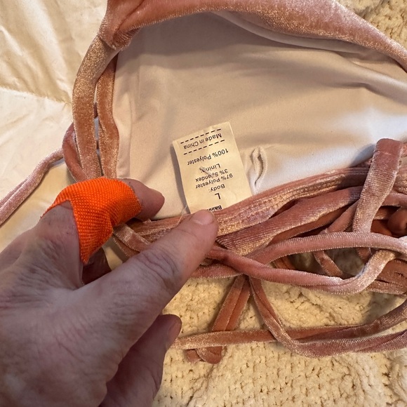 Bikini - Picture 4 of 5